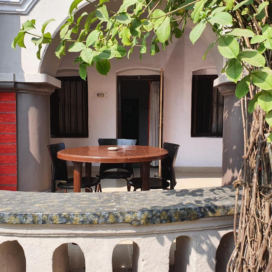 Hotel Gandhara Puri Exterior photo